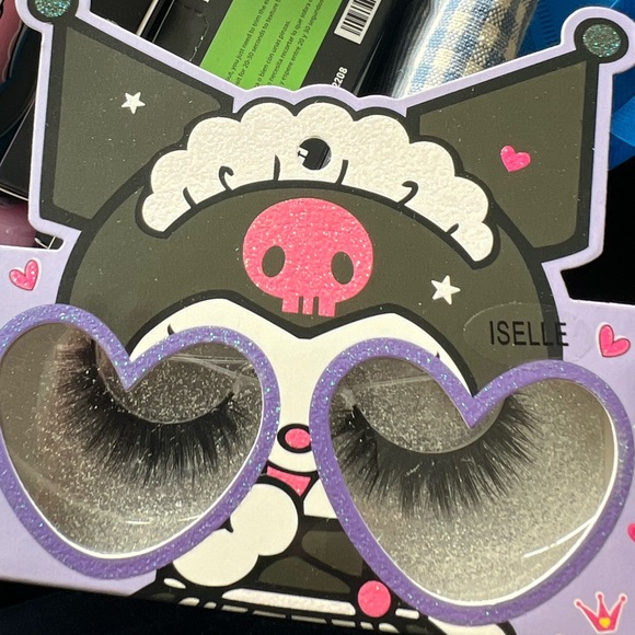 Lashes - Picture 6 of 10